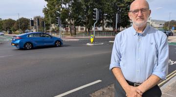Cllr Candlish by Kingston Rd junction